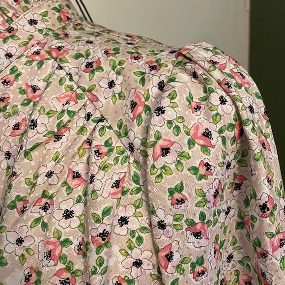 S Cupcakes and Cashmere Blouse C05 6251 - Picture 3 of 6